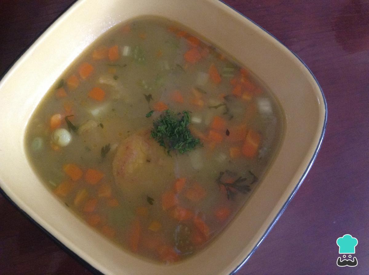 Receta de Sopa de plátano verde y cilantro