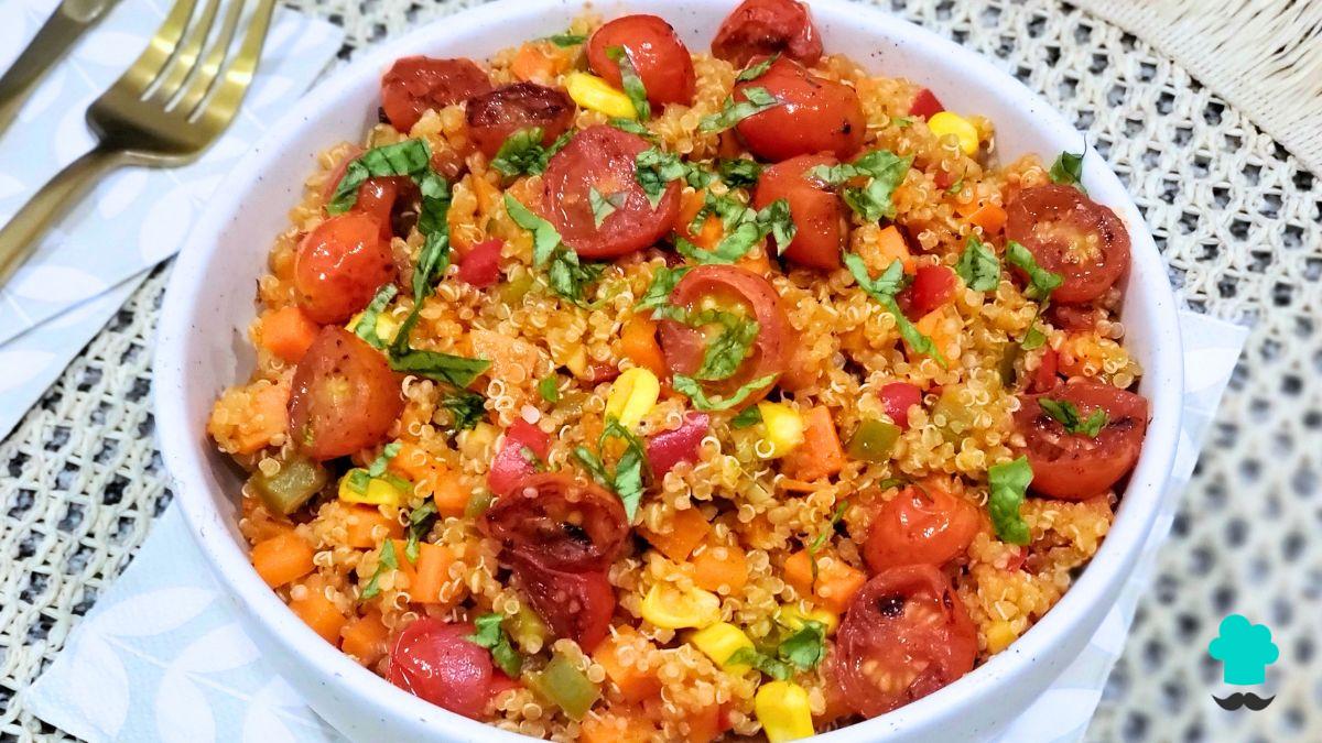 Receta de Bowl de quinoa con verduras salteadas: el plato exprés más saludable y lleno de sabor
