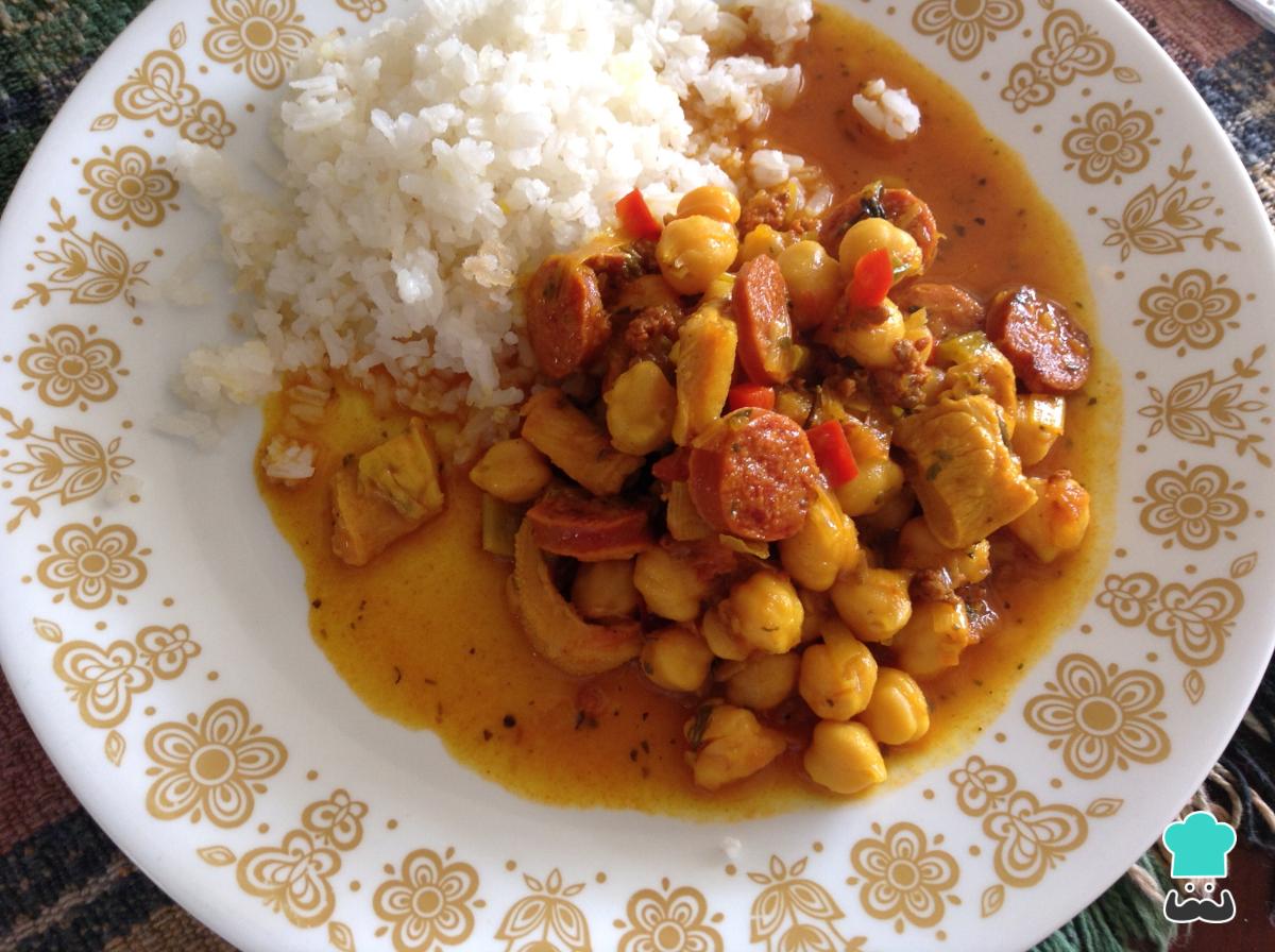 Receta de Callos con garbanzos en salsa criolla