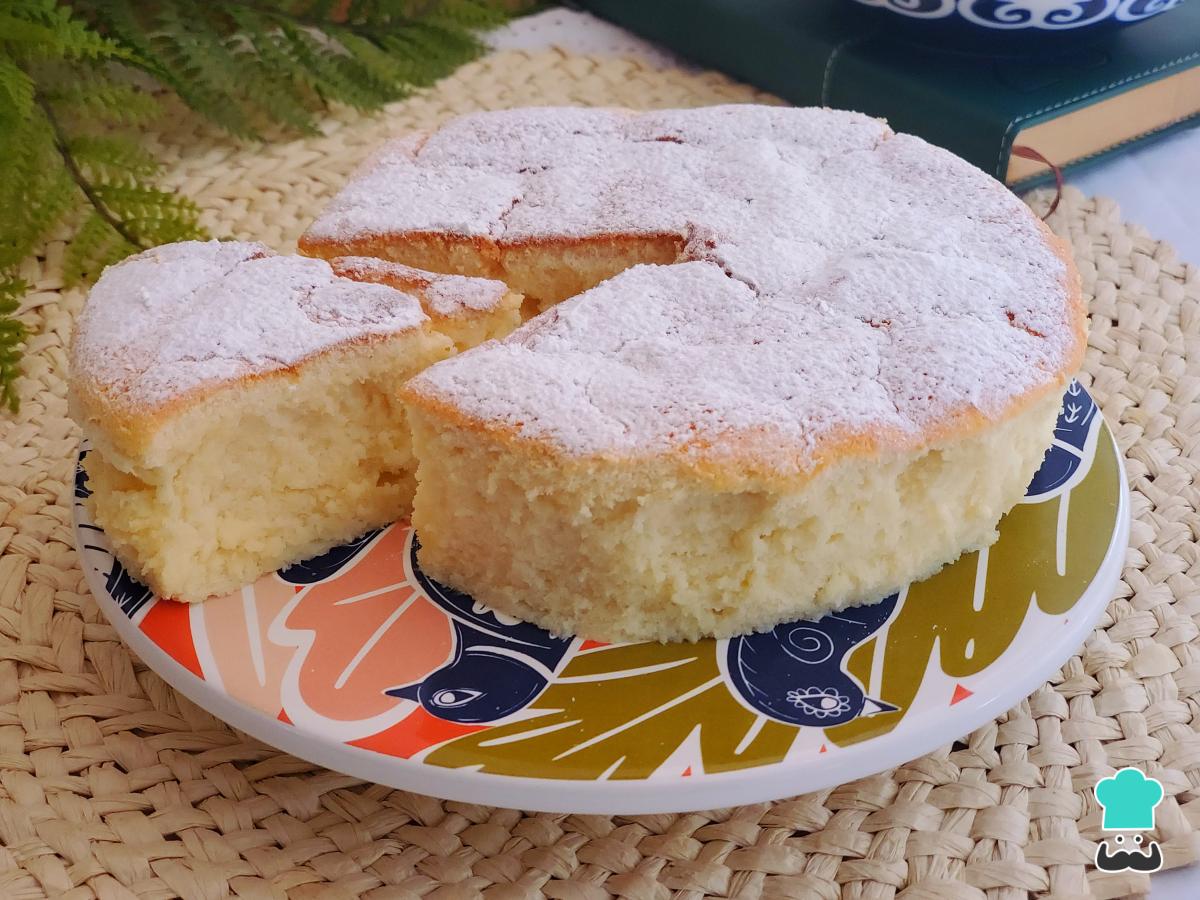 Receta de Bizcocho con claras de huevo y yogur