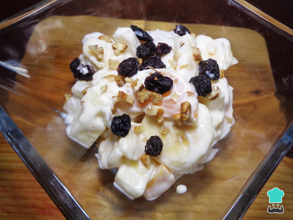 Receta de Ensalada de frutas con crema y nuez