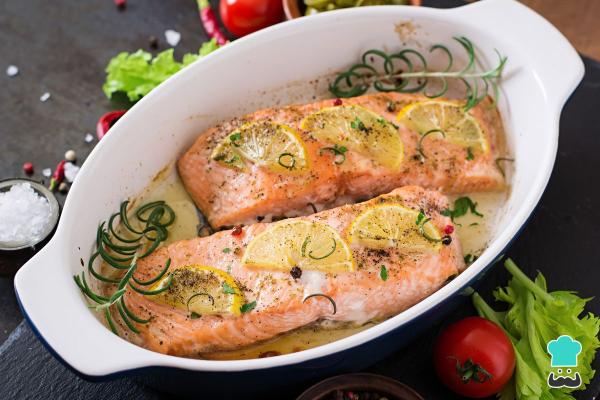 Recetas antiinflamatorias - Salmón al horno con romero y limón