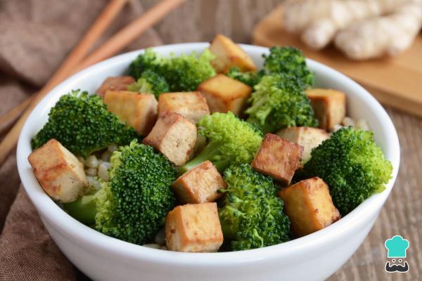 Recetas antiinflamatorias - Tofu salteado con brócoli
