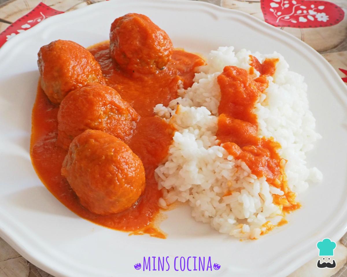 Receta de Albóndigas con tomate caseras