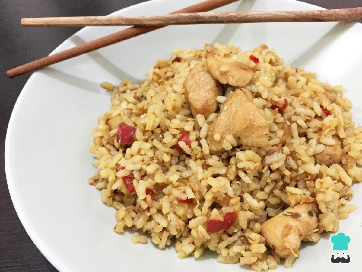 Receta de Arroz con pollo, verduras y salsa de soja