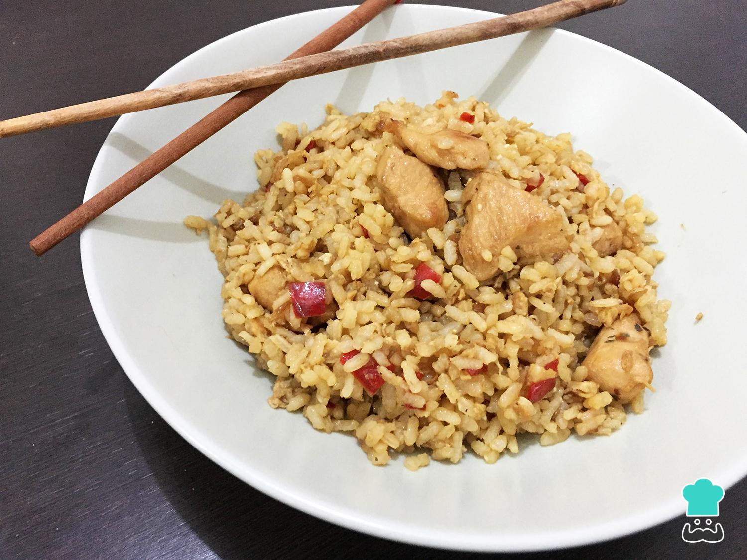 Arroz Con Pollo Verduras Y Salsa De Soja Fácil