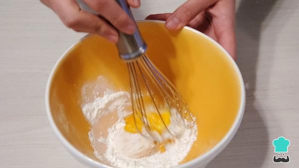 Receta de La tarta de manzana sin horno más fácil: cremosa, rápida y deliciosa - Paso 5