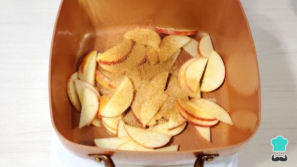 Receta de La tarta de manzana sin horno más fácil: cremosa, rápida y deliciosa - Paso 9