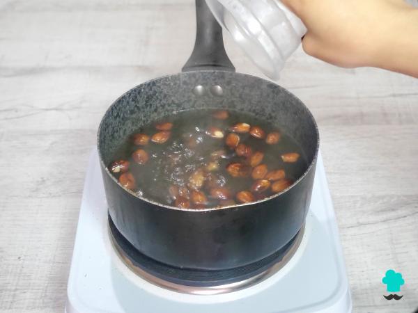 Receta de Ajoblanco de la abuela: el plato andaluz que siempre triunfa en verano y se prepara en solo unos minutos - Paso 1
