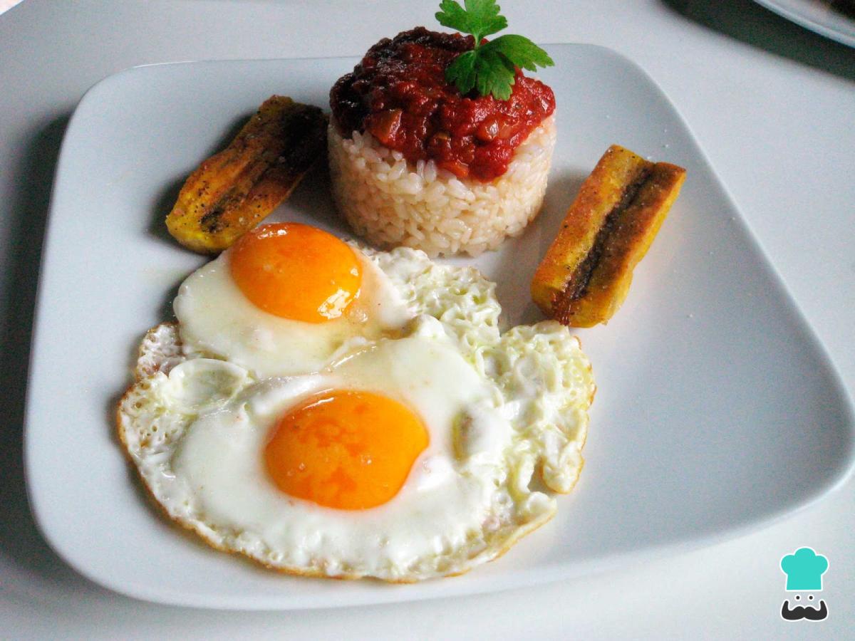 Receta de Huevos a la cubana