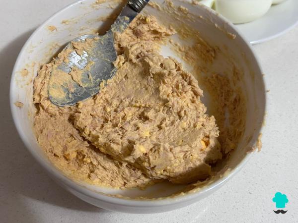 Receta de Huevos rellenos de atún y mayonesa: fáciles, jugosos y perfectos para los días de más calor - Paso 6