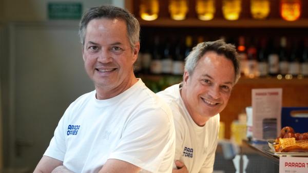 Sergio y Javier Torres, chefs: “La berenjena a la milanesa puede convertirse en un auténtico entrecot vegetal” - El truco está en cocinar la berenjena antes de empanarla y en usar estos ingredientes clave