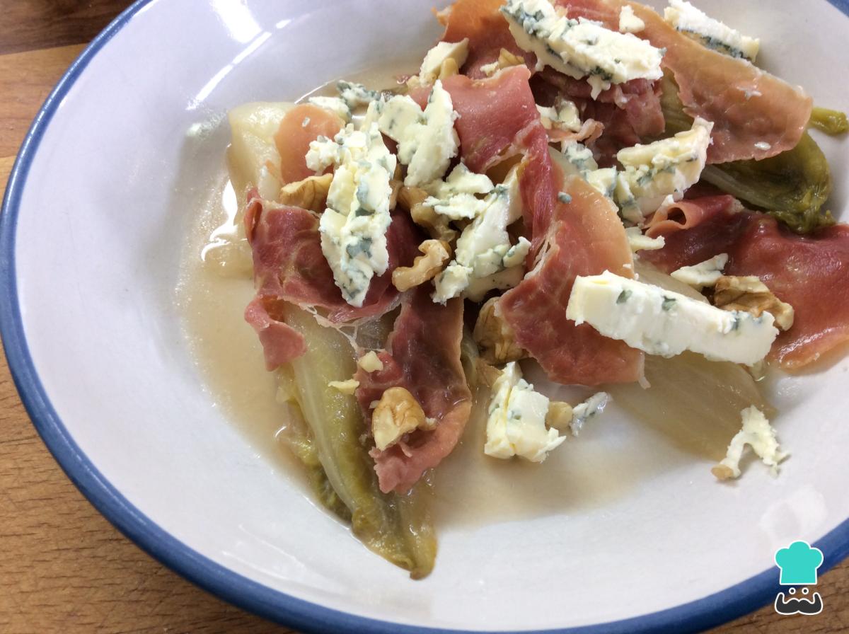 Receta de Endivias con roquefort y jamón