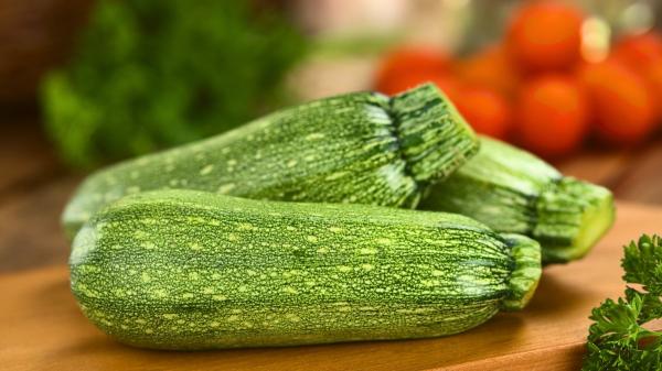 Dani García, chef: “Los calabacines rellenos mejoran si en lugar de carne picada, utilizas arroz integral, verduras y parmesano” - El calabacín, una hortaliza ligera y con múltiples beneficios