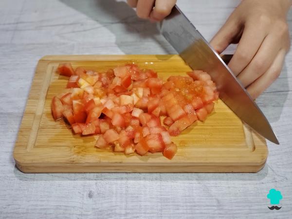 Receta de Ensalada de pasta con pollo y huevo: un plato fácil y perfecto para los días de calor - Paso 3