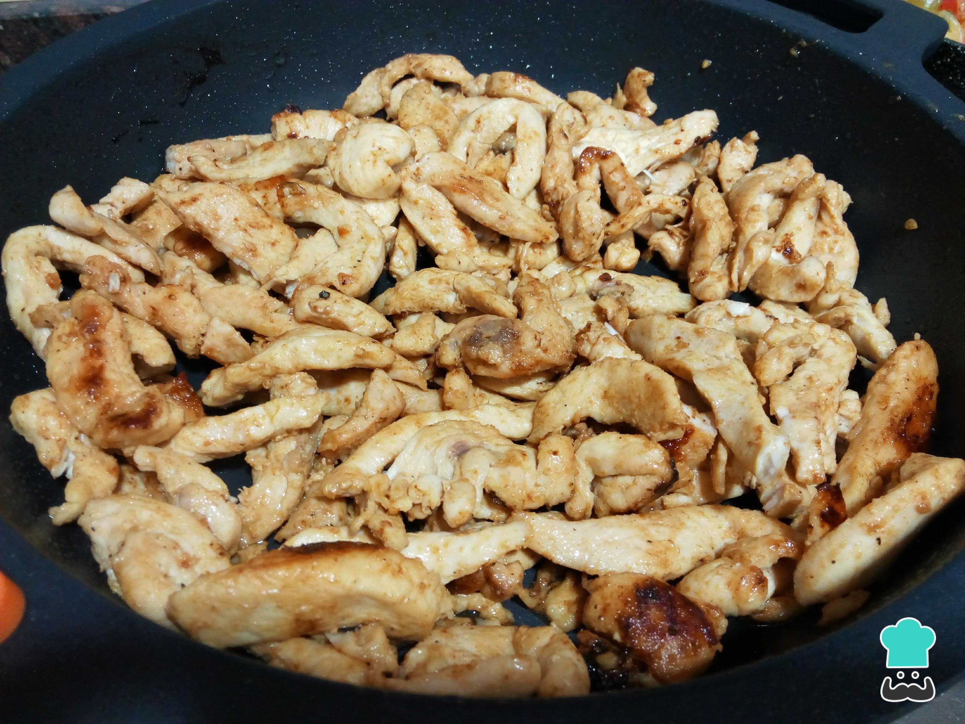 Fajitas de pollo y queso Fácil