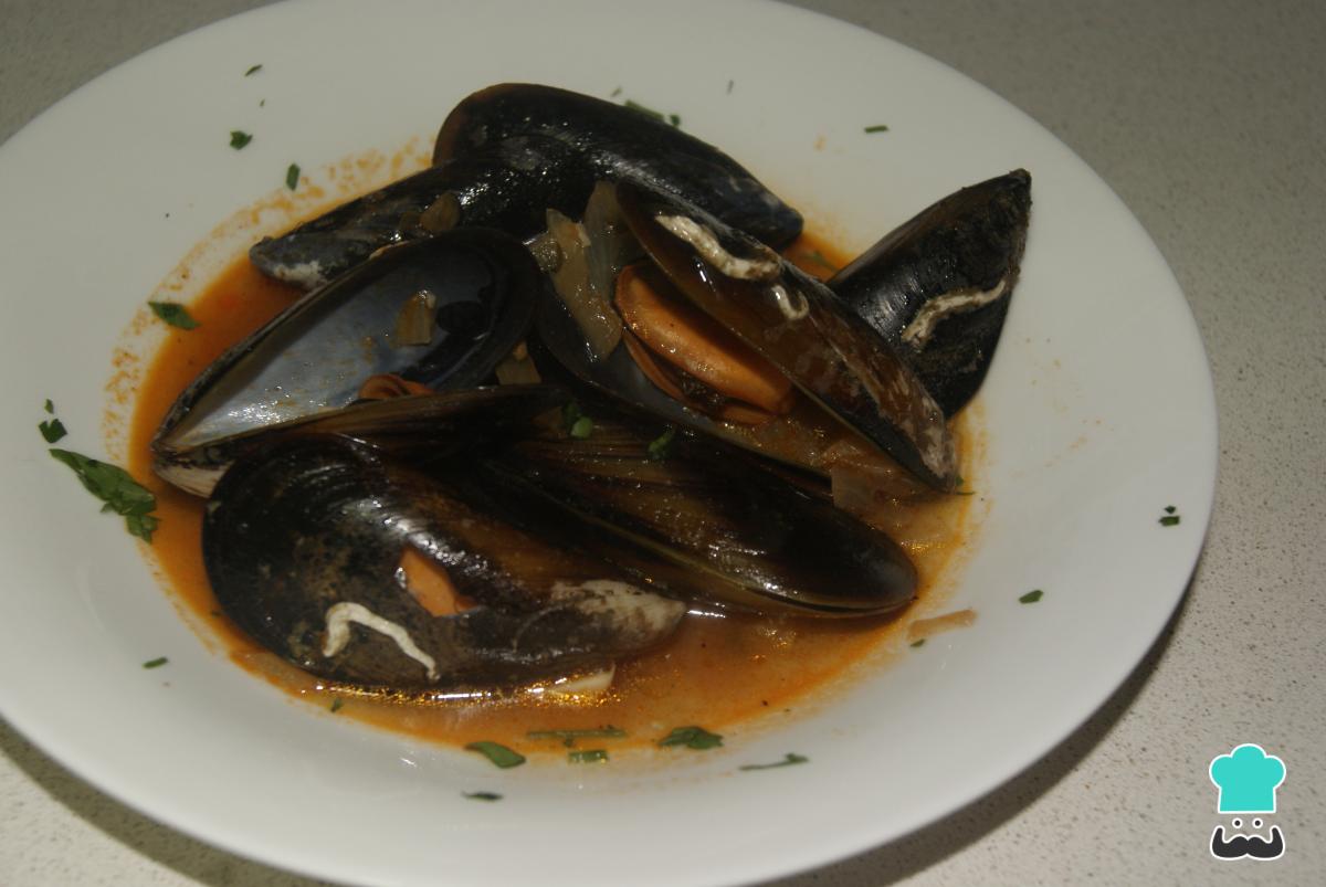 Receta de Mejillones a la marinera con tomate