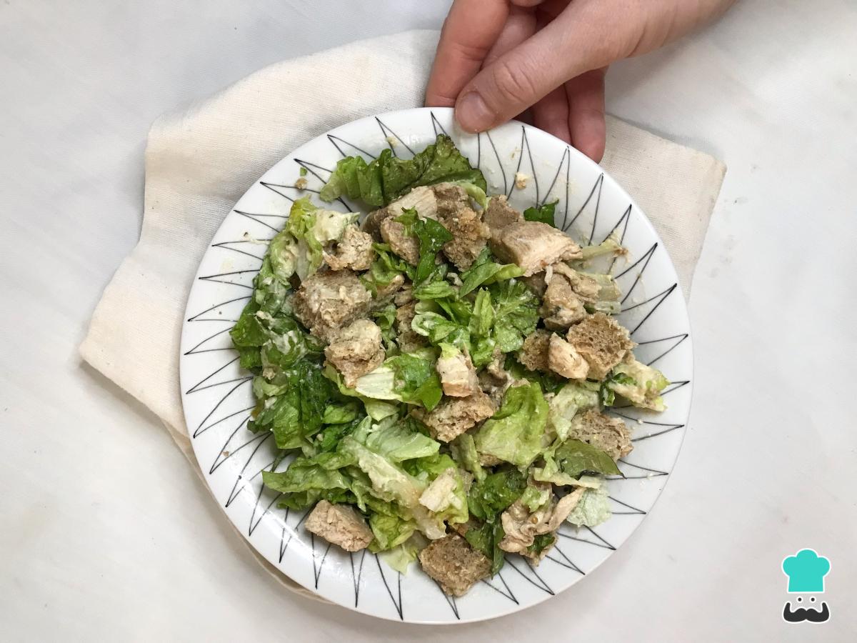 Receta de Ensalada César con pollo