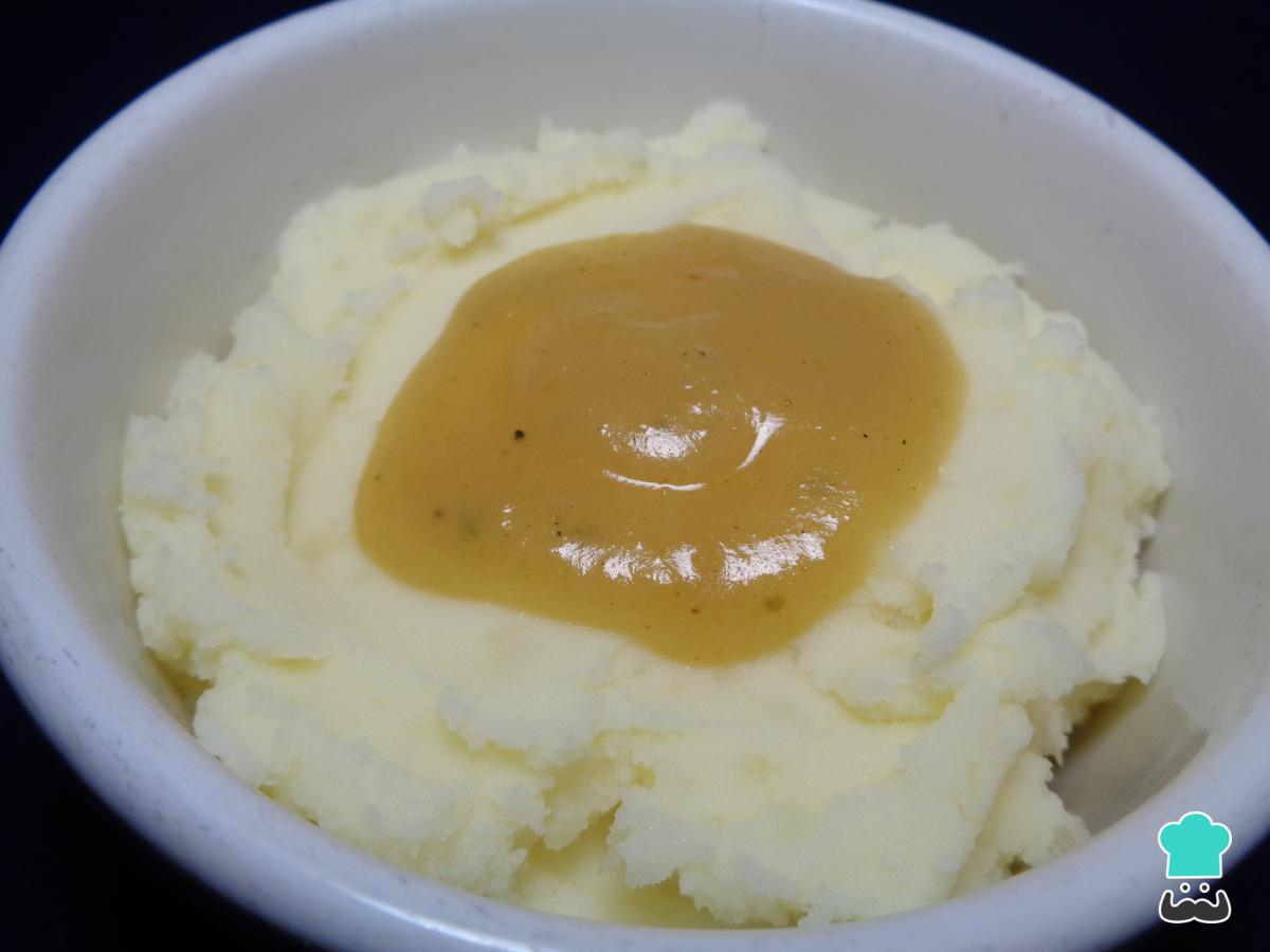 Receta de Puré de papa con salsa gravy