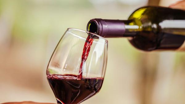 Si tu vino se ha picado, no lo tires todavía: estas son tus opciones para no desperdiciarlo - El enemigo invisible del vino: el oxígeno