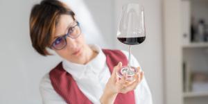 Si tu vino se ha picado, no lo tires todavía: estas son tus opciones para no desperdiciarlo