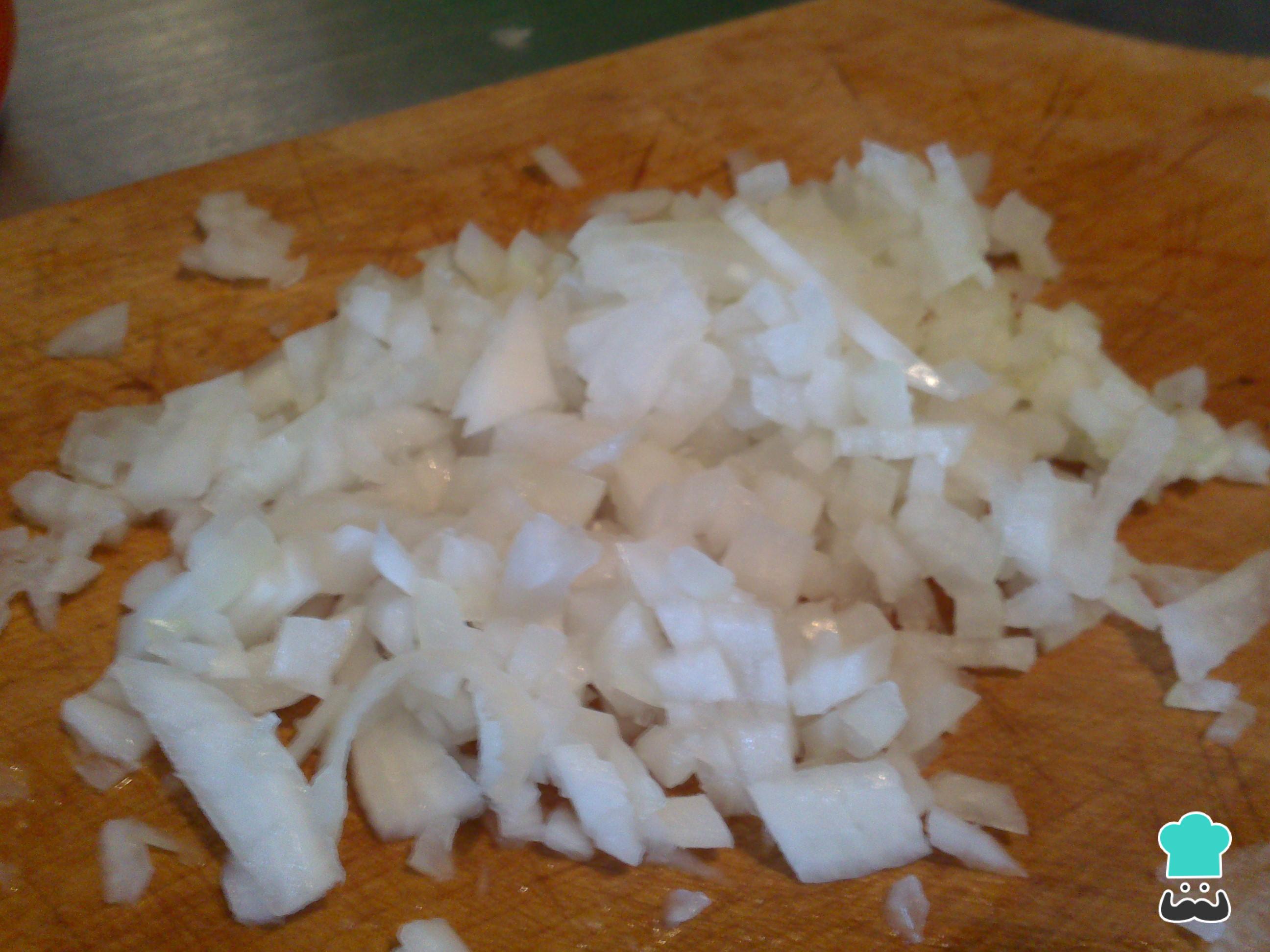 Potaje de garbanzos con espinacas y huevo duro Fácil