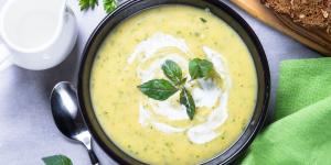 Cinco cremas frías fáciles y saludables para el verano: las recetas más refrescantes para sobrevivir al calor