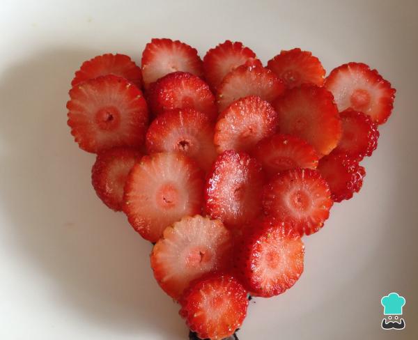 Receta de Tarta de chocolate blanco y fresas