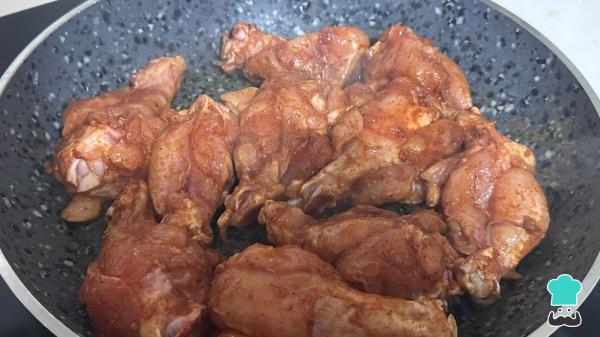 Receta de Muslitos de pollo al ajillo: la receta casera que siempre queda jugosa - Paso 2