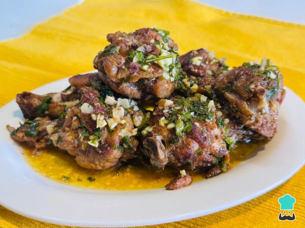 Receta de Muslitos de pollo al ajillo: la receta casera que siempre queda jugosa - Paso 8