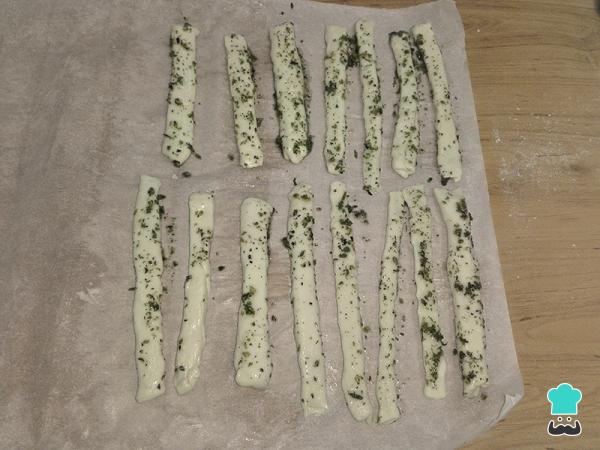 Receta de Palitos de queso con masa de hojaldre - Paso 8