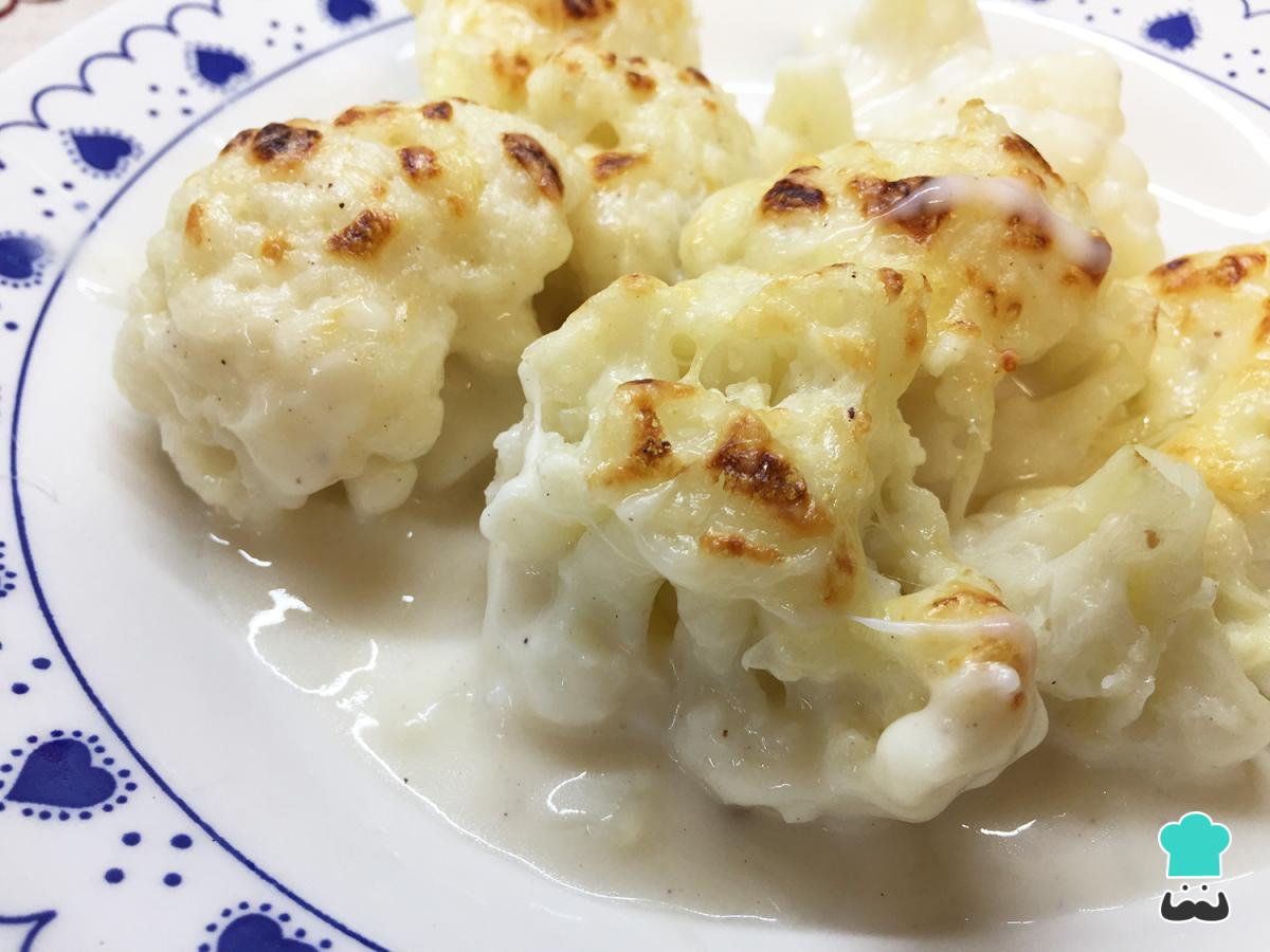 Receta de Coliflor al horno con bechamel y queso