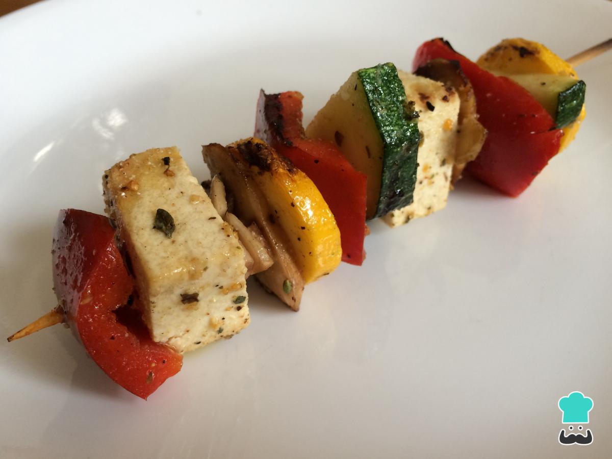 Receta de Brochetas de tofu y verduras