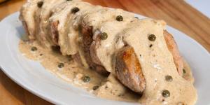 Receta de Solomillo de cerdo a la pimienta verde: jugoso y con una salsa muy cremosa