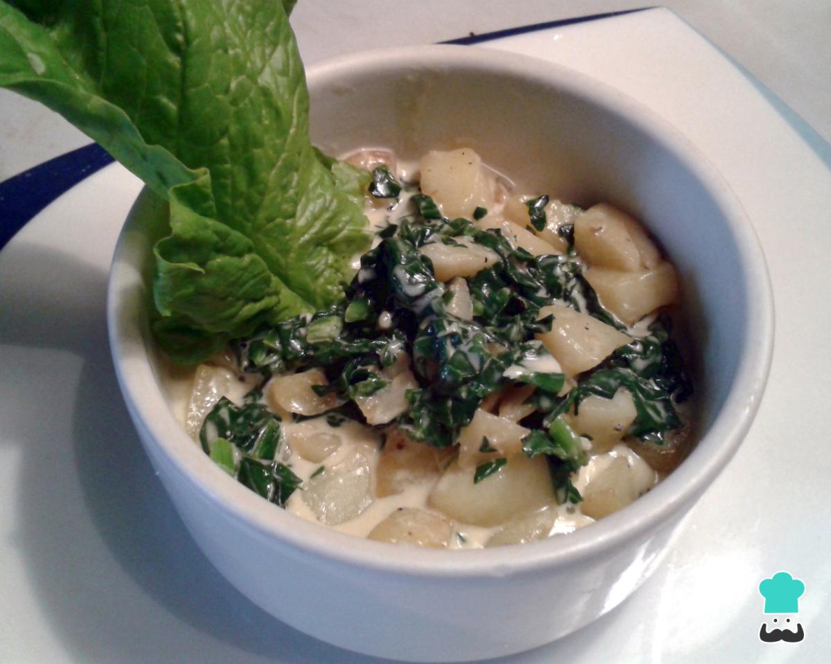 Receta de Espinacas a la crema con cubitos de papa