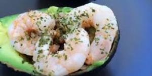 Deliciosos Aguacates con gambas