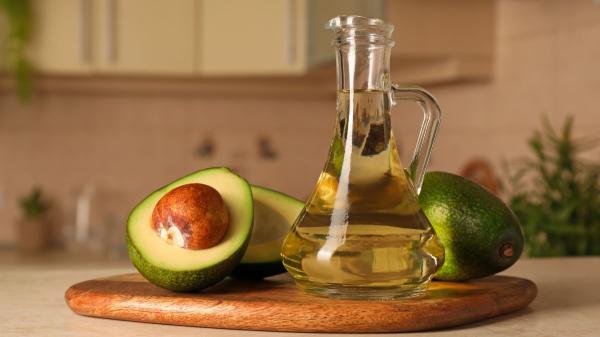 Jordi Cruz, chef catalán: “Para ensaladas lo tengo muy claro: me encanta el aceite de oliva. Para guisos me quedaría con este o con el de coco o aguacate” - Coco, aguacate, sésamo o nuez: cada aceite tiene su momento según el chef