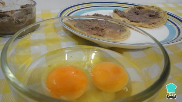 Receta de Huevos motuleños con plátano - Paso 9