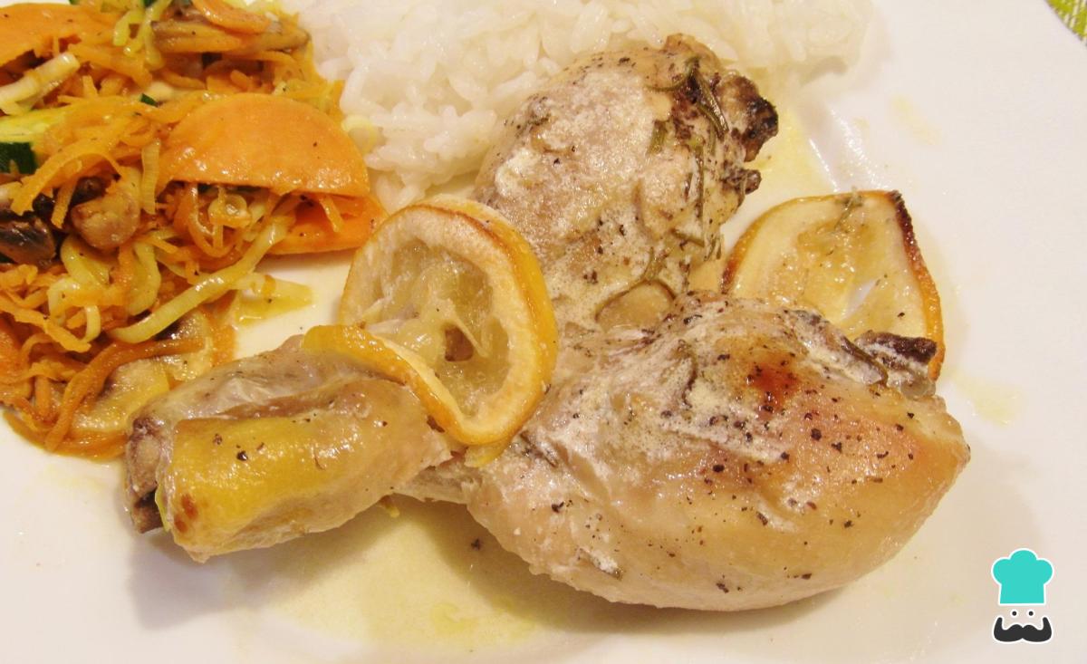 Receta de Muslos de pollo al horno con limón y vino blanco