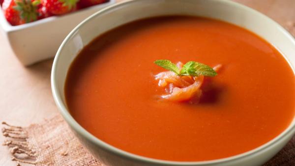 Jordi Cruz, chef: “El gazpacho más rico no solo lleva tomate, añádele fresas y melocotón” - Un gazpacho fiel al original, pero con un toque diferente