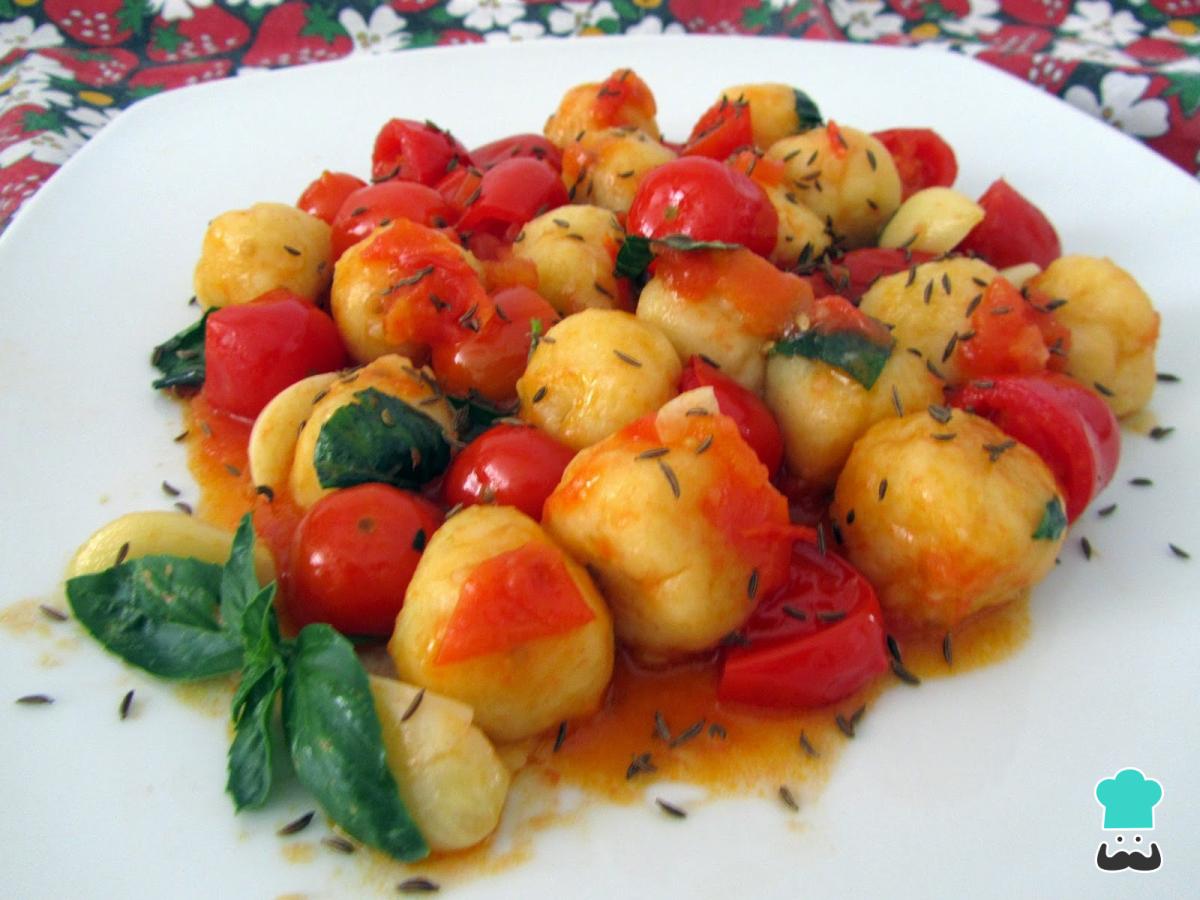 Receta de Ñoquis fáciles con salsa de tomate