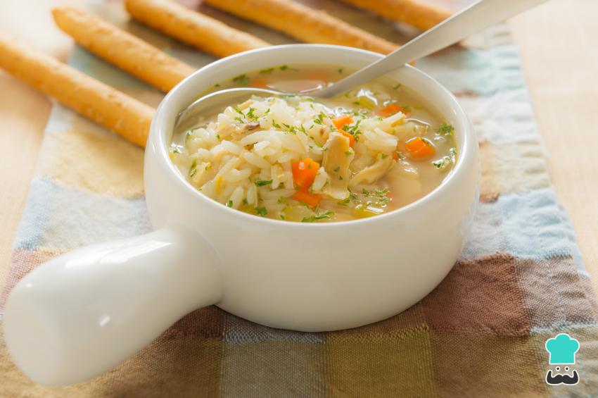 Sopa de arroz blanco - Fácil