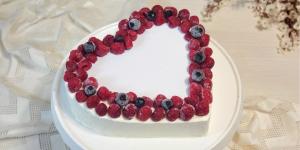 No necesitas molde: así puedes hacer una tarta corazón perfecta para San Valentín