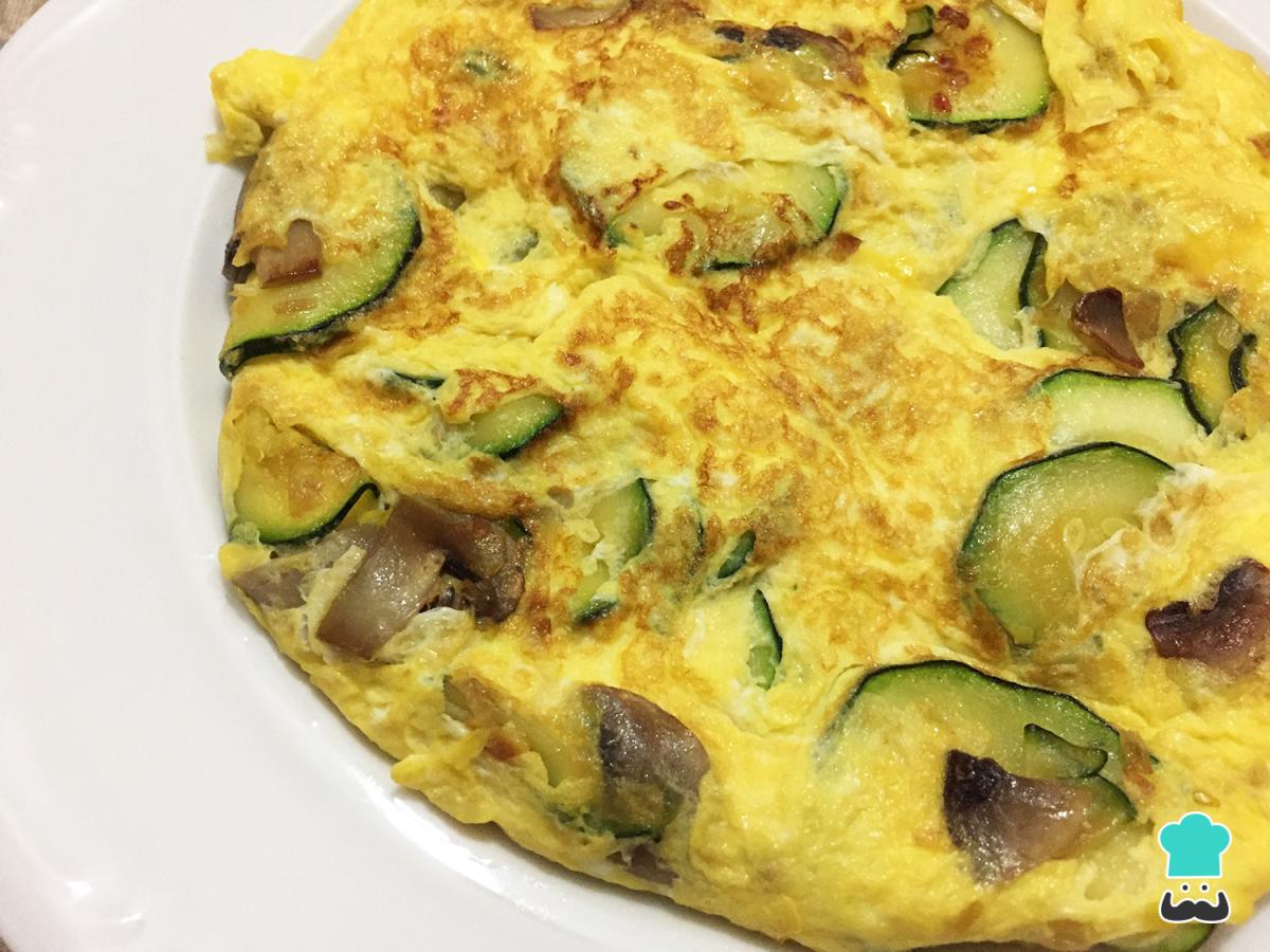 Receta de Tortilla de calabacín con champiñones