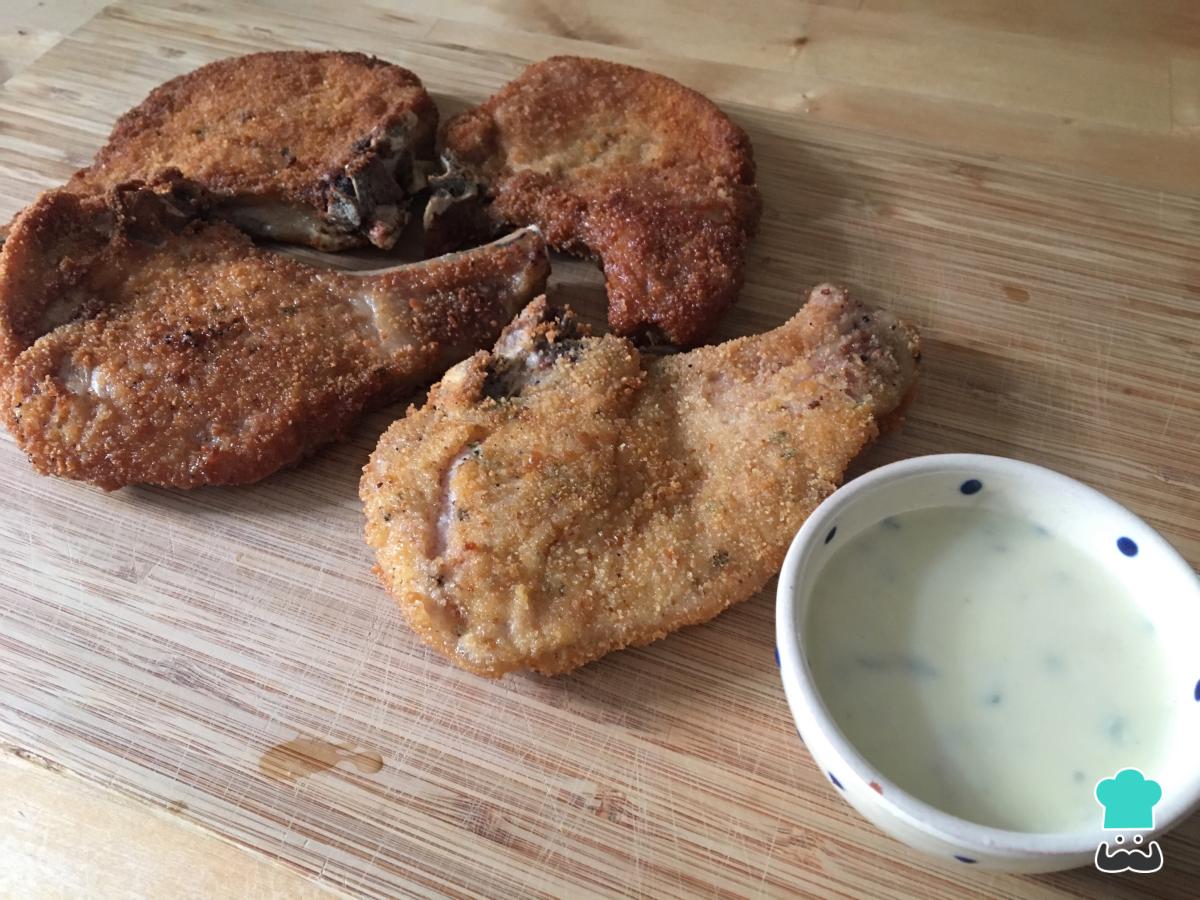 Receta de Chuletas de cerdo empanadas al queso