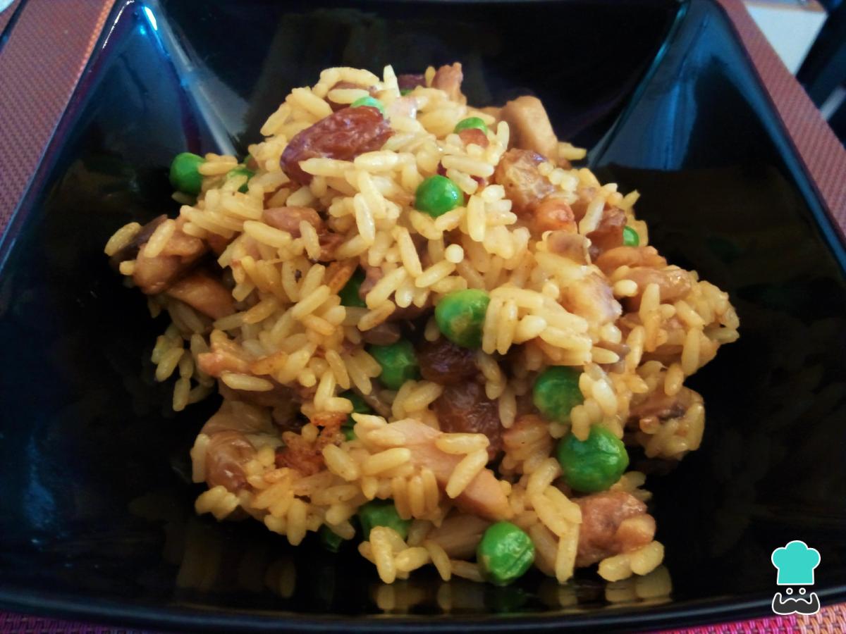 Receta de Arroz con pollo al curry y pasas