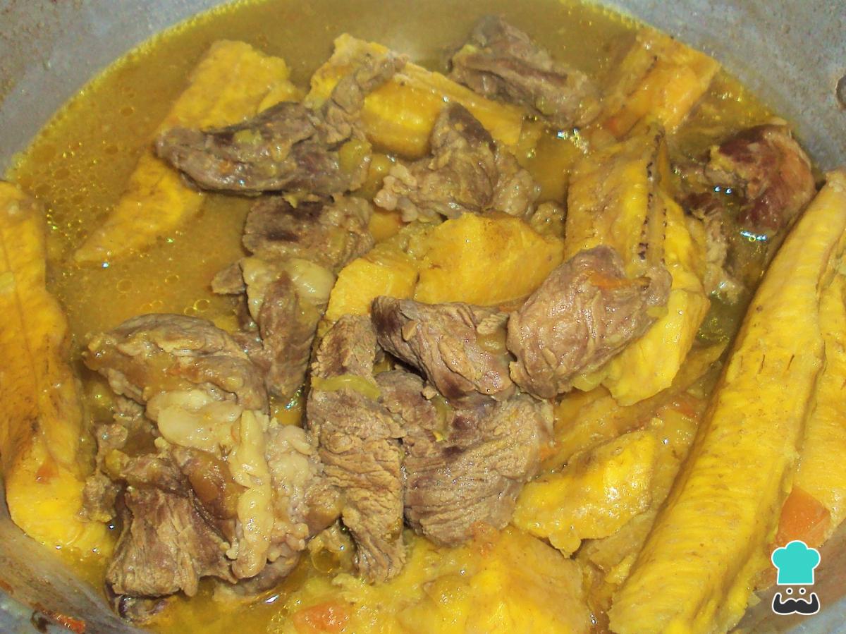 Receta de Ahogado de carne con plátano verde