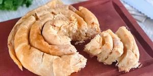 Receta de Banitsa búlgara: el pastel salado de masa filo con un cremoso relleno de queso