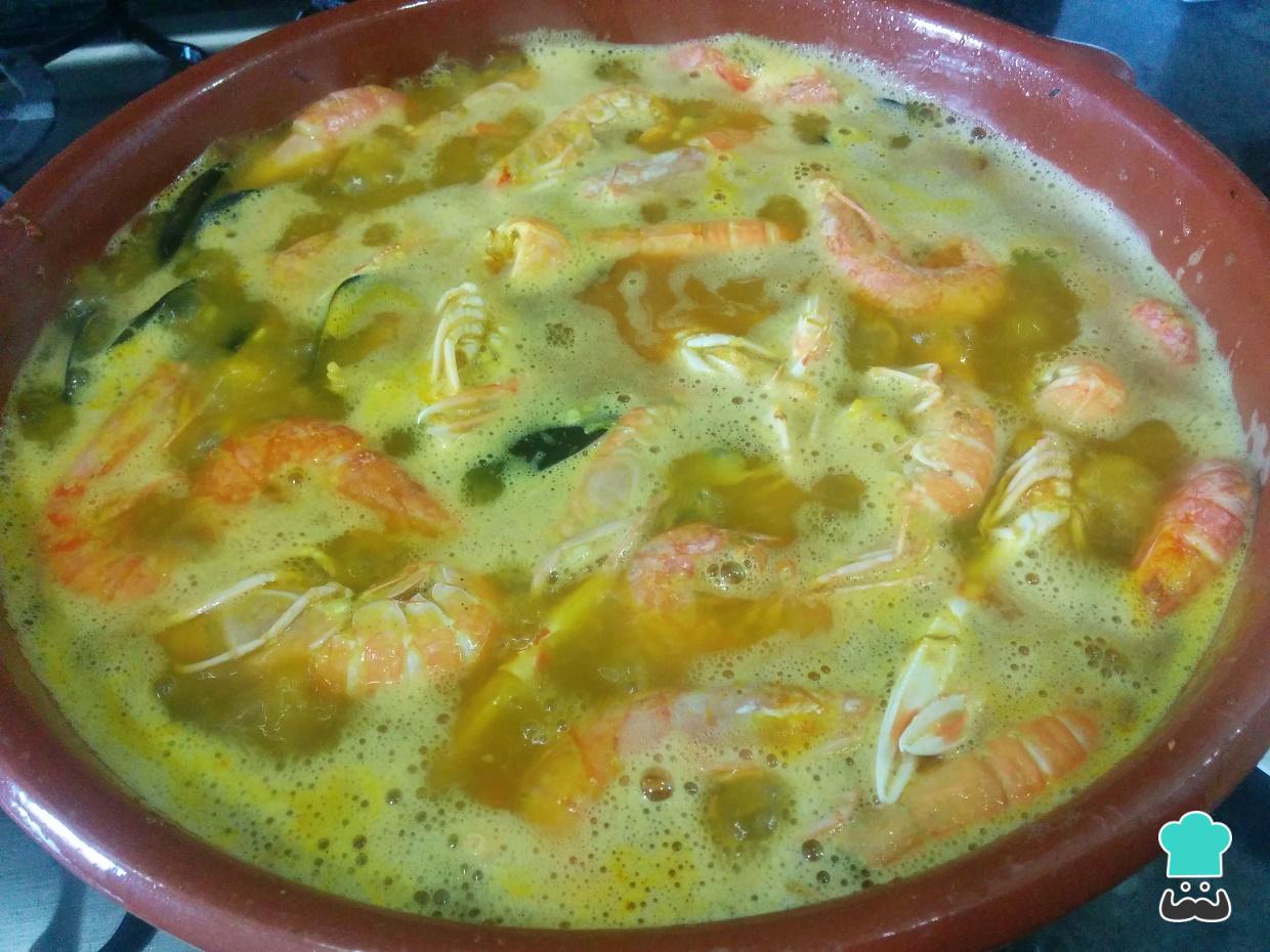 Paella de marisco con sepia