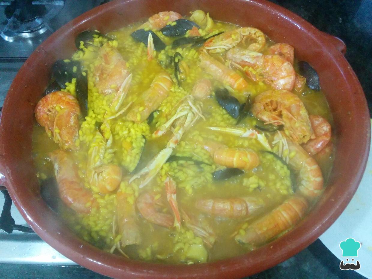 Paella de marisco con sepia